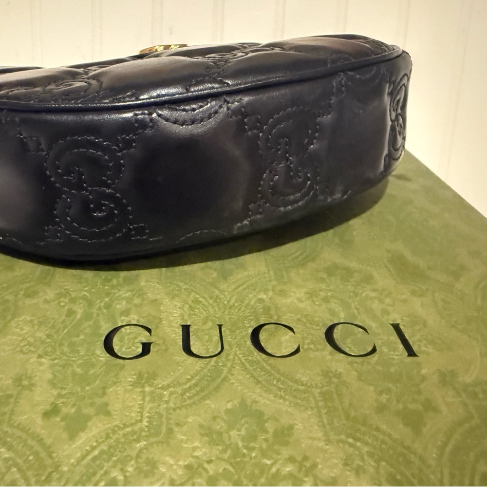 GUCCI
Calfskin GG Matelasse Mini Hobo Shoulder Bag Black Dimensions 8.2x5.5x2 - Picture 7 of 7